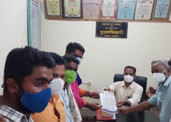 एकाच रुग्णवाहिकेत २२ मृतदेह कोंबणाऱ्या प्रशासनाला वंचितने घेतले धारेवर -प्रा.शिवराज बांगर