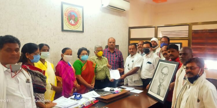 वंचित ने दीले जिल्हा अधीक्षक कृषि अधिकारी यांना दिले निवेदन