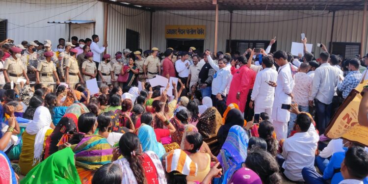 जमावबंदी झुगारून वंचित बहुजन आघाडीचा मोर्चा थेट विधानभवन गेट समोर धडकला!!!