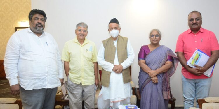बाळासाहेब आंबेडकर यांनी घेतली राज्यपाल भगत सिंह कोश्यारी यांची भेट!