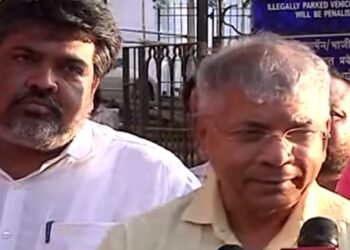 Prakash Ambedkar : “शिवाजी पार्क हे  शिवाजी पार्कच राहायला हवे, त्याची स्मशानभूमी करू नये”