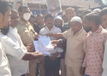 देवेंद्र फडणवीस यांच्यावर देशद्रोहाचा गुन्हा दाखल करा; वंचित बहुजन आघाडी