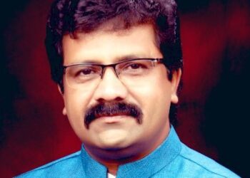 ‘राज ठाकरेंवर UAPA अंतर्गत गुन्हा दाखल करा आणि पोलीस आयुक्त निखील गुप्ता यांना निलंबित करा’