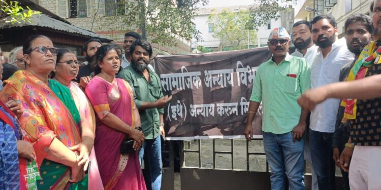 वंचित बहुजन युवा आघाडीने समाज कल्याण आयुक्तालयाचे केले नामकरण !