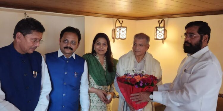 मुख्यमंत्री एकनाथ शिंदे यांनी घेतली प्रकाश आंबेडकर यांची भेट