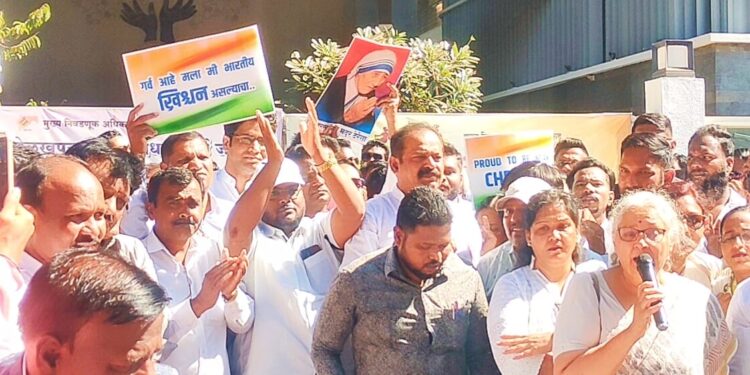 ख्रिस्ती बांधवांच्या निषेध मोर्चाला वंचीतचा पाठिंबा; अंजलीताई आंबेडकरांचे संबोधन