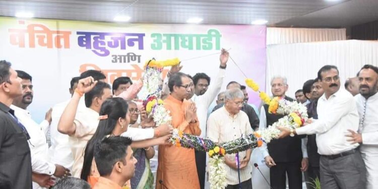 वंचित –सेना युती नव्या पर्वाच्या राजकीय अध्यायाचा आगाज – राजेंद्र पातोडे