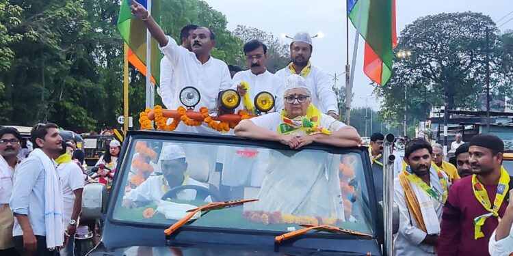 वंचित बहुजन युवा  आघाडीच्या वतीने अकोला येथे भव्य युवा अभिवादन रॅली