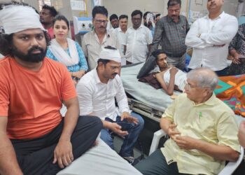 परमेश्वर रणशूर यांची रुग्णालयात जाऊन बाळासाहेब आंबेडकर यांनी घेतली भेट !