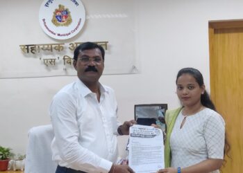 भांडूप मध्ये आधारभिंतींचा प्रश्न एरणीवर, वंचित च्या मुंबई उपाध्यक्ष स्नेहल सोहनी आक्रमक