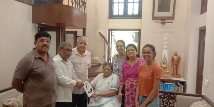 ज. वि. पवार यांच्या ग्रंथाचे प्रकाशन व वाढदिवस राजगृहात साजरा