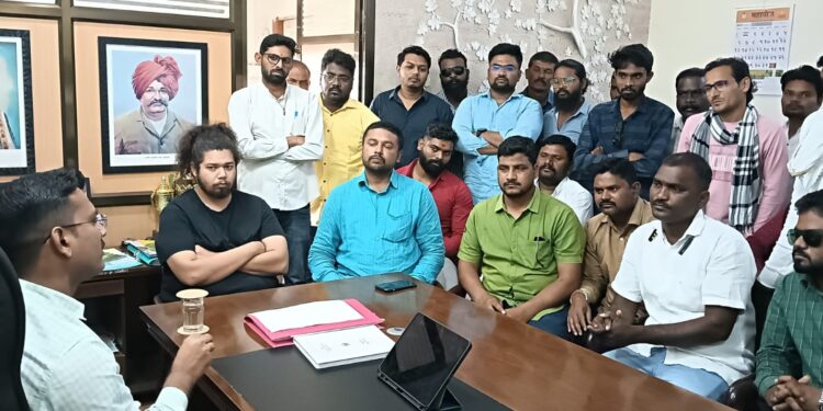 अन्यथा खतांच्या गाेदामांचा ताबा वंचित बहुजन युवा आघाडी घेईल – सुजात आंबेडकरांचा सरकारला इशारा