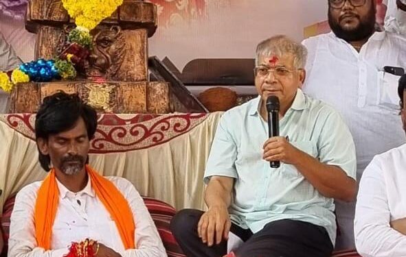 लढणारे मेले तर लढणार कोण? सत्ता हातात घ्या आणि आपले प्रश्न सोडवा – ॲड. प्रकाश आंबेडकर