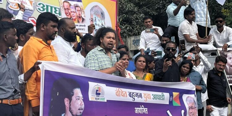 कंत्राटीकरणाविरोधात सुजात आंबेडकरांचा एल्गार !