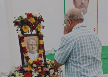 लालाजींच्या जुन्या आठवणींना उजाळा; अ‍ॅड.आंबेडकर यांनी घेतली भाजप आमदार परिवाराची भेट