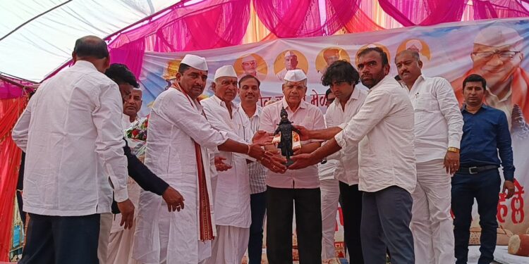 पाटील समाज मेळाव्यात ॲड. प्रकाश आंबेडकरांचा सत्कार !