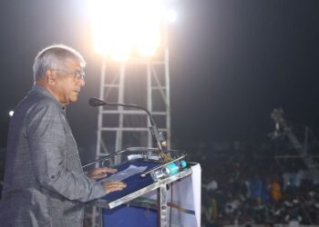 काँग्रेसने युती केली तर वाचतील नाही तर…