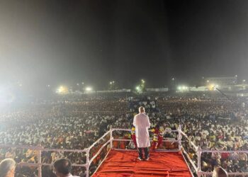 इंडिया, मविआचे आमंत्रण बाळासाहेब आंबेडकरांना नाही आले मात्र, राहुल गांधी यांनी….