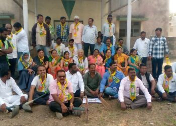 अंजलीताई आंबेडकर आणि सुजात आंबेडकरांनी केली जिजाऊ स्मारक परिसराची स्वच्छता !