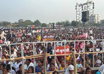 ॲड. प्रकाश आंबेडकरांच्या सभेत झळकले ‘मी मराठा, मी ओबीसी’चे फलक !