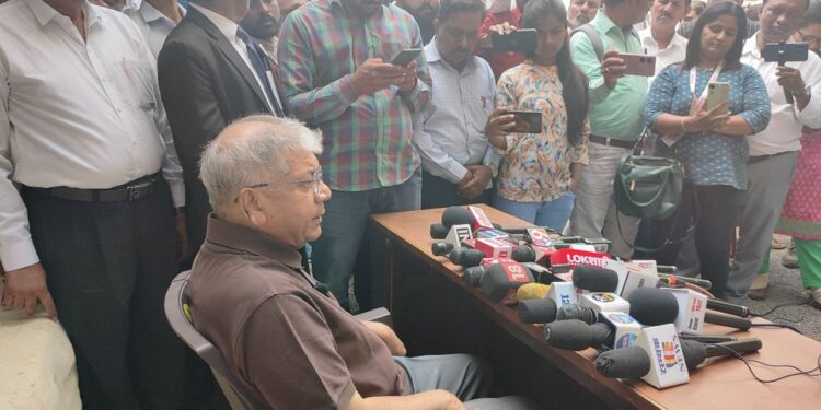 भाजपच्या पायाखालची वाळू सरकली – ॲड.प्रकाश आंबेडकर