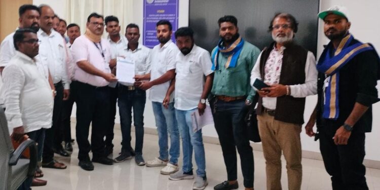 विद्यार्थ्यांचे परिक्षा फार्म स्विकारण्यास महाविद्यालयाचा नकार !