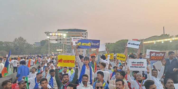 सत्ता परिवर्तन महासभेला उसळला जनसागर