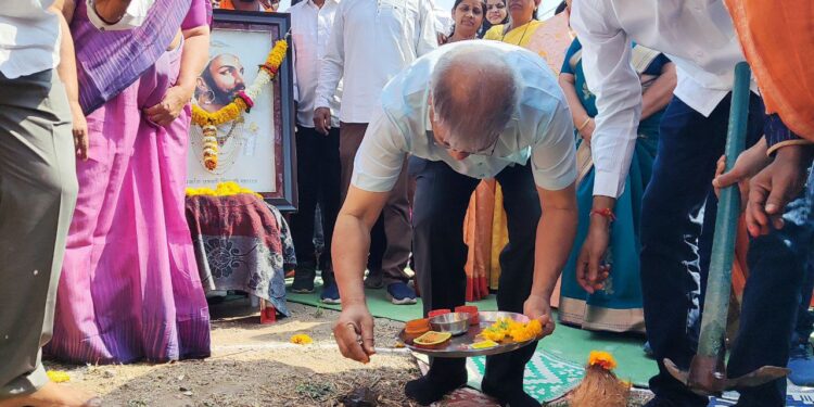 शिवजयंतीचे औचित्य साधून ‘वंचित’ ने केले माँ जिजाऊ सभागृहाच्या नूतनीकरणाचे भूमिपूजन !