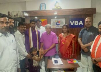 बाळासाहेबांच्या लढ्याला चिमुकलीची साथ