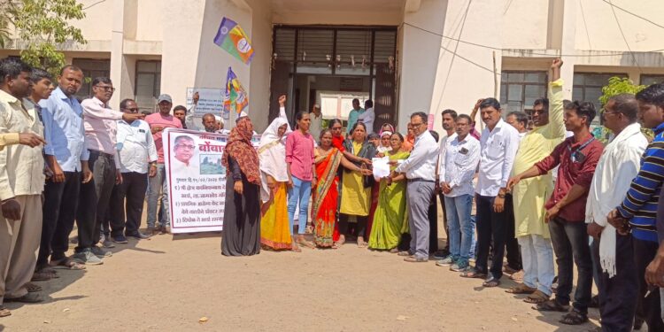 ‘वंचित’ च्या बोंबाबोंब आंदोलनमुळे मागण्या पूर्ण झाल्या – ॲड.डॉ.अरुण जाधव