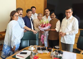 ‘मविआ’ च्या नेत्यांकडून ॲड. प्रकाश आंबेडकरांचे स्वागत !