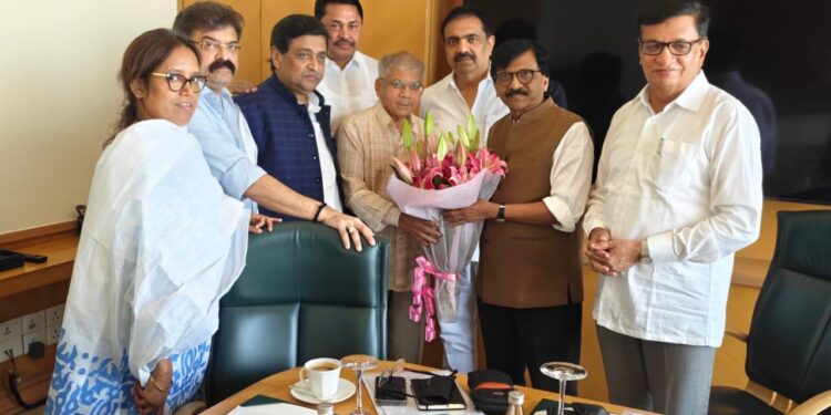 ‘मविआ’ च्या नेत्यांकडून ॲड. प्रकाश आंबेडकरांचे स्वागत !