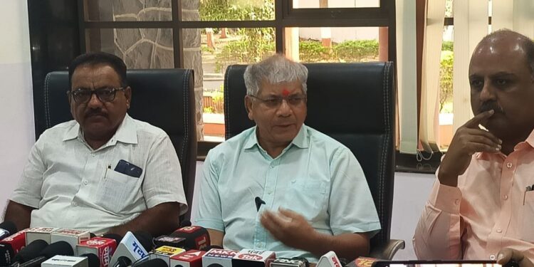 ‘मविआ’ने त्यांचा मसुदा आम्हाला दाखवावा – ॲड. प्रकाश आंबेडकर