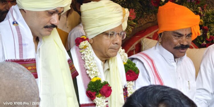 गहिनीनाथ गडाच्या वतीने ॲड.प्रकाश आंबेडकरांचा सन्मान !