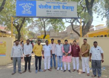 चोरीच्या खोट्या आरोपावरुन तीन तरुणांना बेदम मारहाण