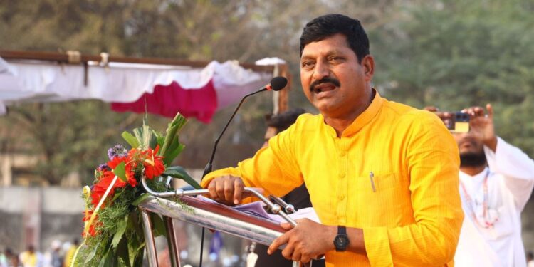 साहेब कोलाट्याच्या पोराला गृहमंत्री करा  – ॲड.डॉ. अरुण जाधव