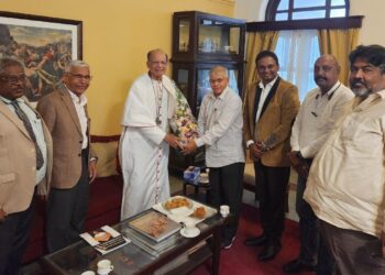 ॲड. प्रकाश आंबेडकरांनी घेतली ख्रिश्चन धर्मगुरू ग्रेशियस ओस्वाल्ड यांची भेट