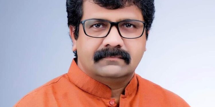 उपकाराची पद भोगलेल्यांनी बाळासाहेबांबद्दल बोलू नये.!