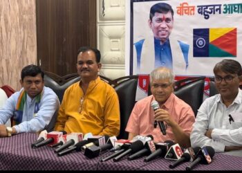 मोदींना देश तोडायचा आहे