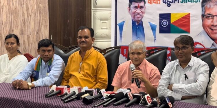 मोदींना देश तोडायचा आहे