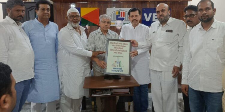 समाजवादी गणराज्य पक्षाचा प्रकाश आंबेडकर यांना पाठिंबा