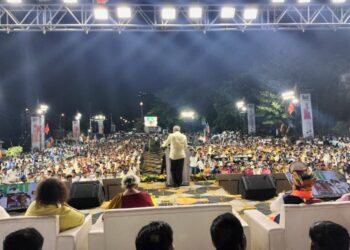 काँग्रेसवाले मोदींवर टीका करतात का?