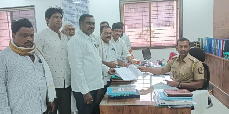 काँग्रेसच्या साजिद पठाण खानविरोधात तक्रार दाखल