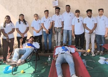 सम्यक विद्यार्थी आंदोलनाच्या वतीनेभिमा कोरेगाव येथे भव्य रक्तदान शिबीर