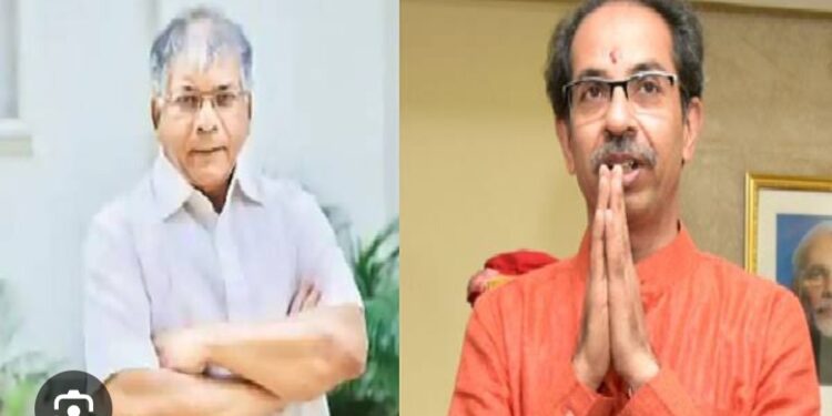 आदित्य ठाकरेंच्या फायद्यासाठी शिवसेनेचा मविआ सोडण्याचा निर्णय – ॲड. प्रकाश आंबेडकर