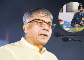 56 इंच छाती काय करतेय, प्रकाश आंबेडकरांचा पुन्हा मोदींना सवाल !