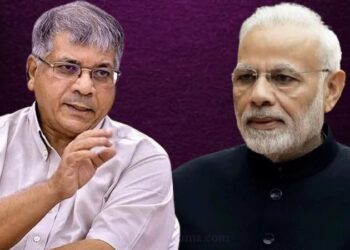 56 इंचाची छाती काय करतेय?