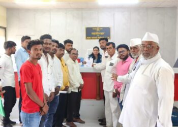 Latur : वंचित बहुजन आघाडीकडून रेणापूर येथे तहसीलदारांना विविध मागण्यांचे निवेदन!