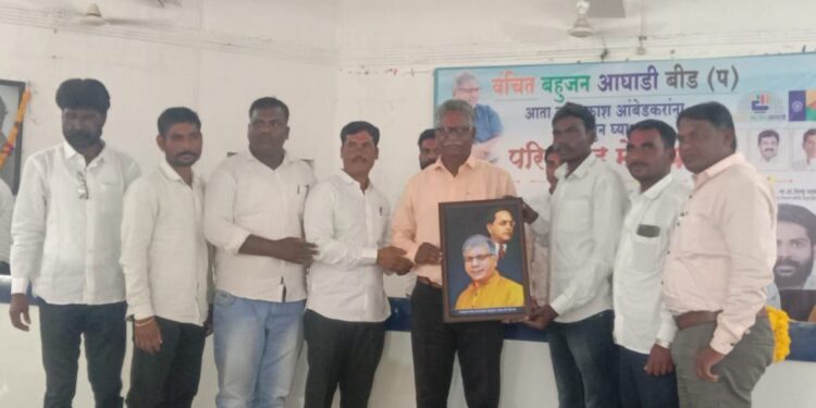 समृद्ध लोकशाही उभारण्यासाठी ॲड.प्रकाश आंबेडकरांचा सामाजिक अभिसरणाचा प्रयोग – भास्कर भोजने