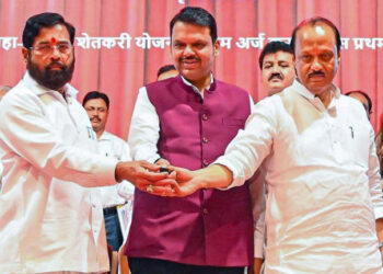 आदिवासी, सामाजिक न्याय विभागाचा तब्बल 1,827 कोटी रुपयांचा निधी लाडकी बहीण योजनेसाठी वळवला